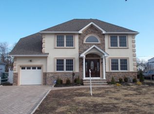 13 Lupine Way, Clark, NJ 07066