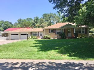 142 S Robin Rd, Wichita, KS 67209