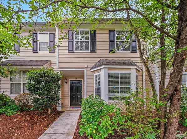 302 Standish Dr, Chapel Hill, NC 27517