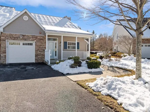 263 Pond Circle #263, Mount Sinai, NY 11766