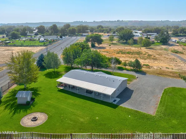 2561 Mapleway Rd, Yakima, WA 98908