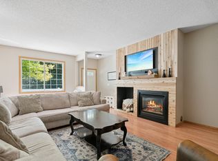 17195 49th Ave N UNIT B, Plymouth, MN 55446