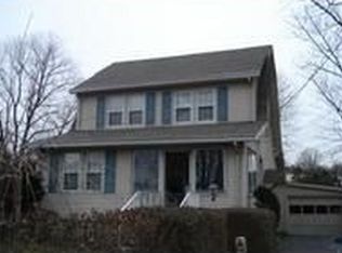 19 Greenbush Rd, Orangeburg, NY 10962