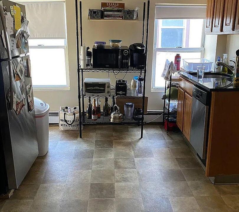 2nd image of 11 Carpenter St #2D