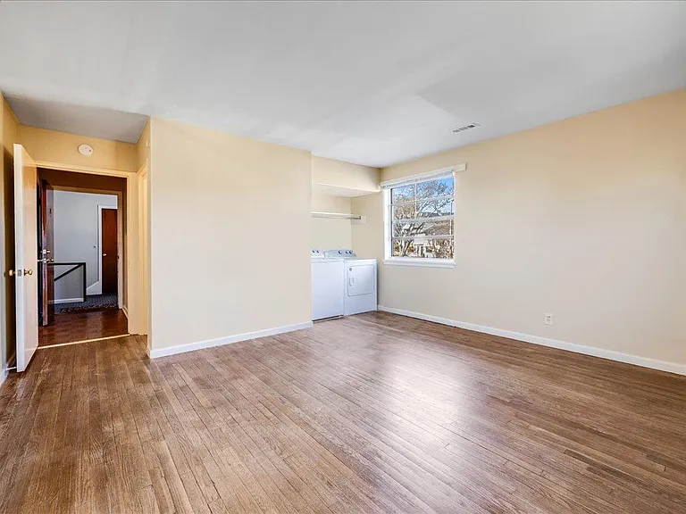 615 Biltmore Ave — Photo 2