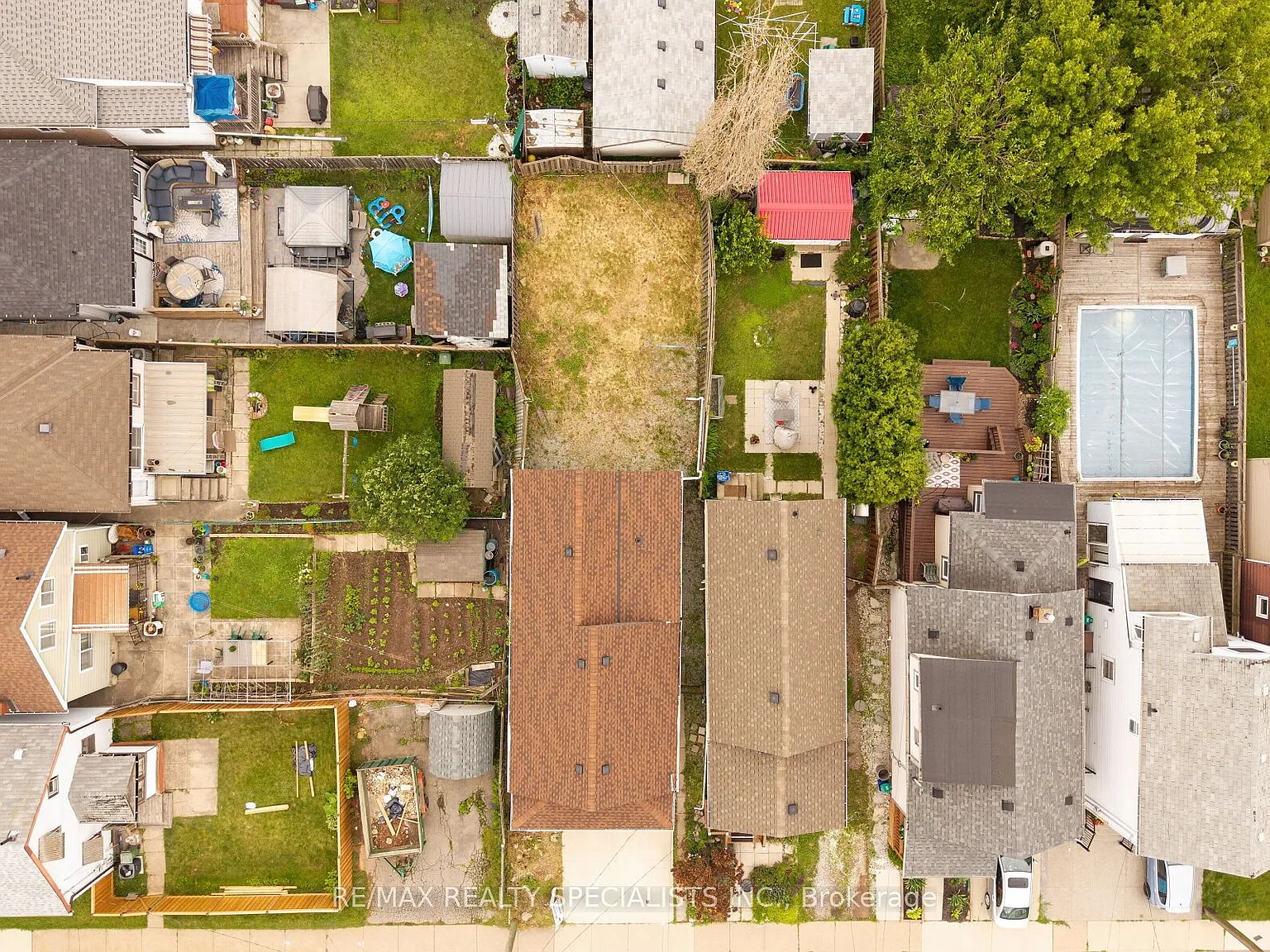 3 bed, $2,400 — Photo 4