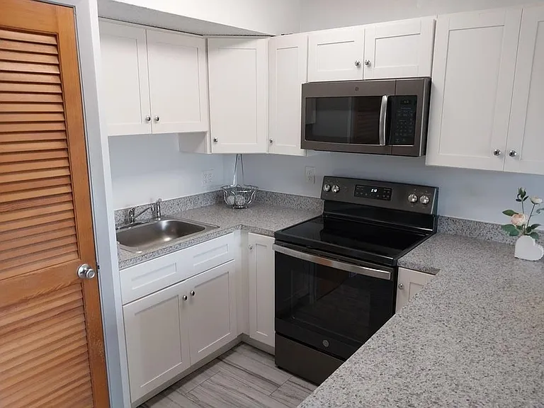 1255 Ponce Island Dr #F780 — Photo 9