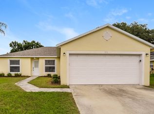 905 Louvre Ct, Kissimmee, FL 34759