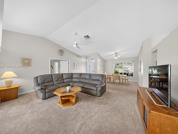 5th image of 705 SW 9th Ave