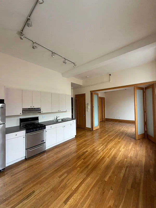477 Saint Mark's Place 202