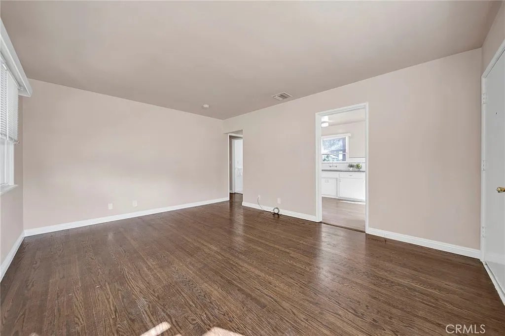 2 bed, 800 sqft, $2,995 — Photo 4