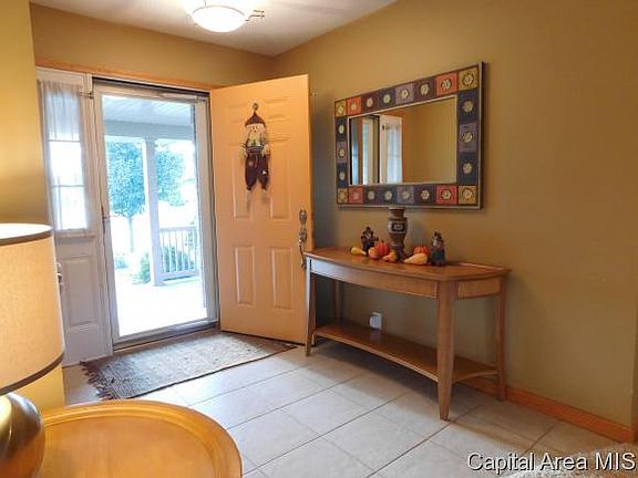 3rd image of 408 Dalhlia Dr