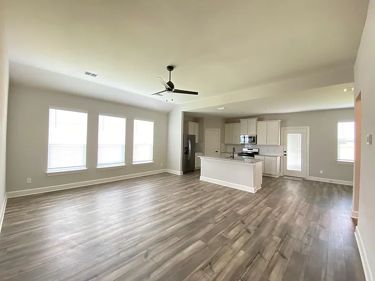 2109 Atwood Dr — Photo 3
