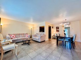 142 Cambridge Ln, West Palm Beach, FL