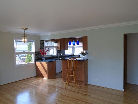 4th image of 312 N Reuter Dr