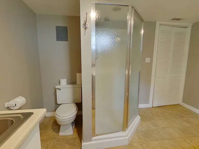 242 S Bleckley Dr — Photo 12