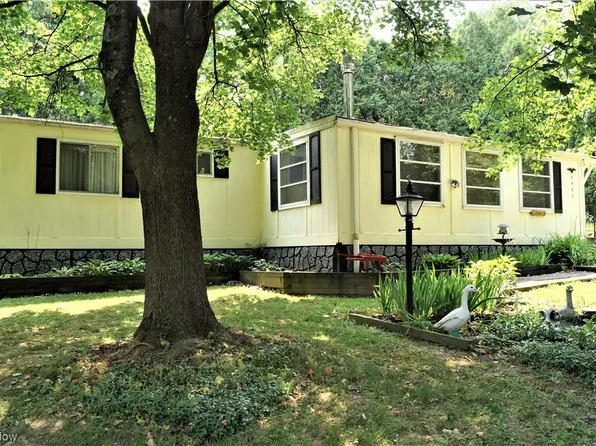 6486 Well St SW, Carrollton, OH 44615