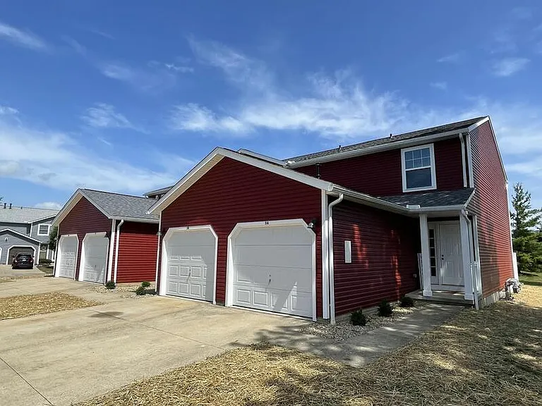 4757 Ledgewood Dr #5C — Photo 1