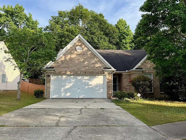 1840 Arborwood Dr — Photo 2
