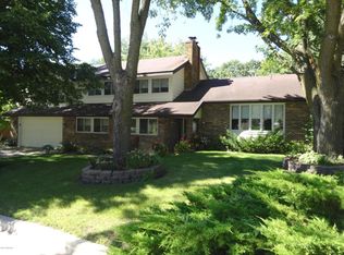 2007 Brookside Dr, Albert Lea, MN 56007