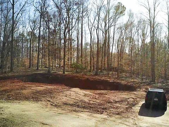 3rd image of 220 Brookridge Dr