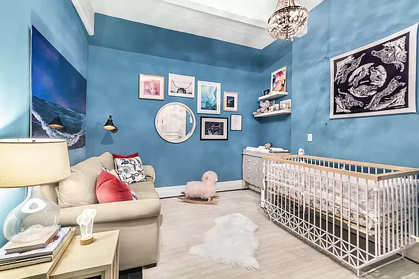 Sold by Compass | media 7