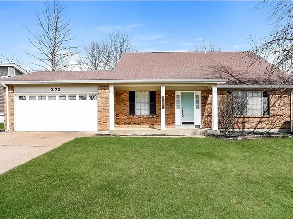 272 Village Meadow Dr, Ballwin, MO 63021