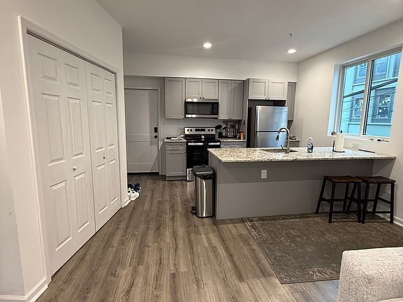 5th image of 1444 Frankford Ave #2