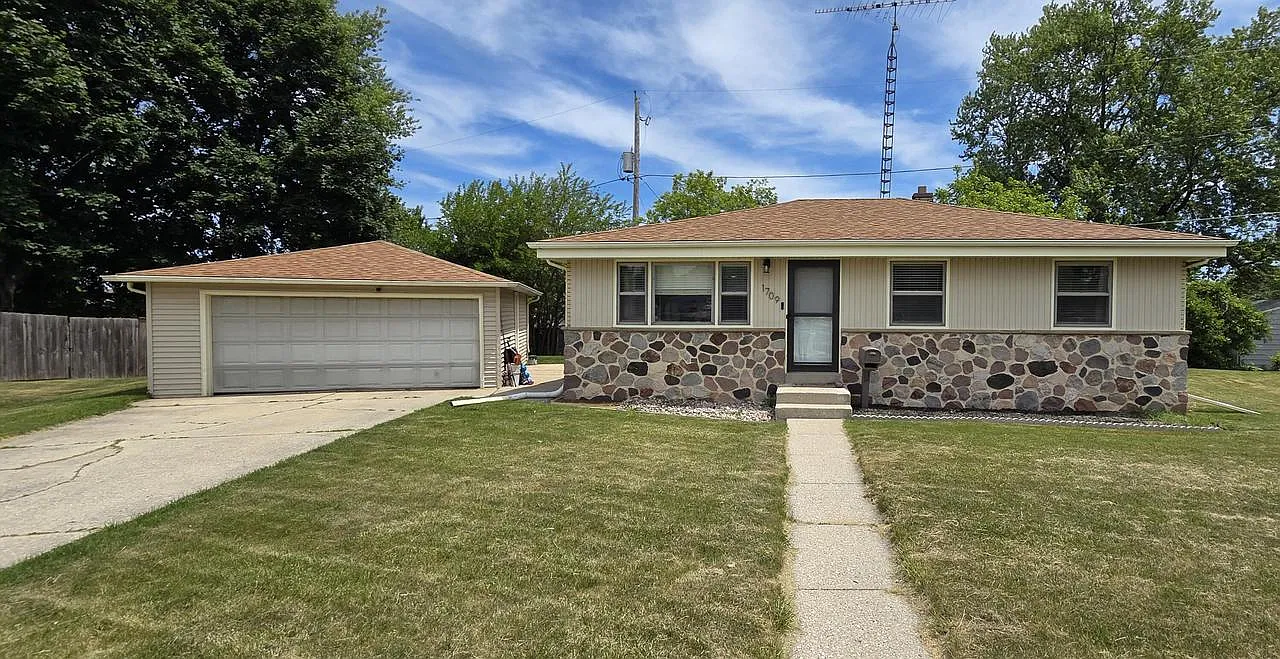 Mercury Cir, Racine — Photo 1