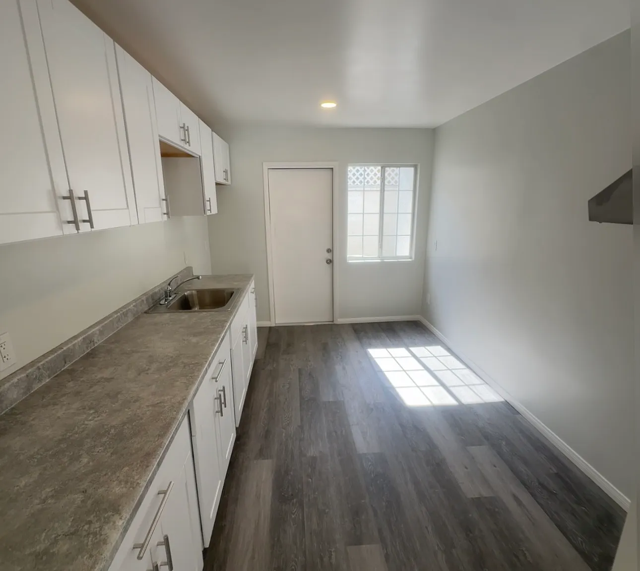 2 bed, 800 sqft, $2,250 — Photo 4