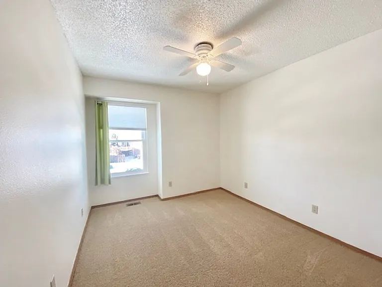 8065 Vectra Dr — Photo 32