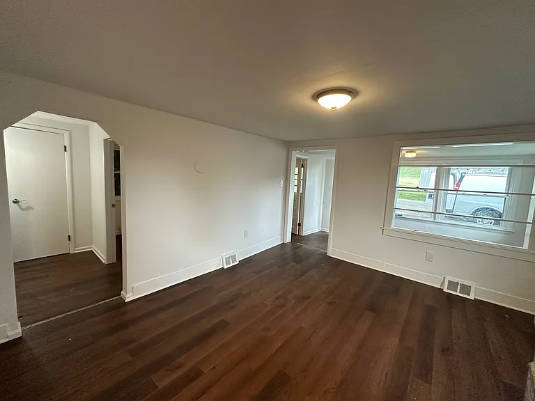 49 Waterfall Rd — Photo 5