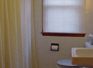 573 Division St, Crete, IL 60417