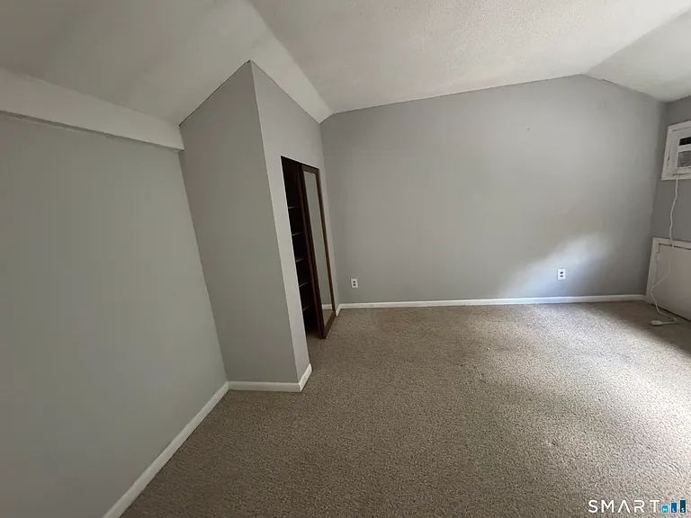 422 Emmett St #J — Photo 4