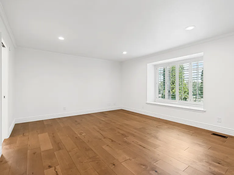 1241 Cambridge Ct — Photo 41