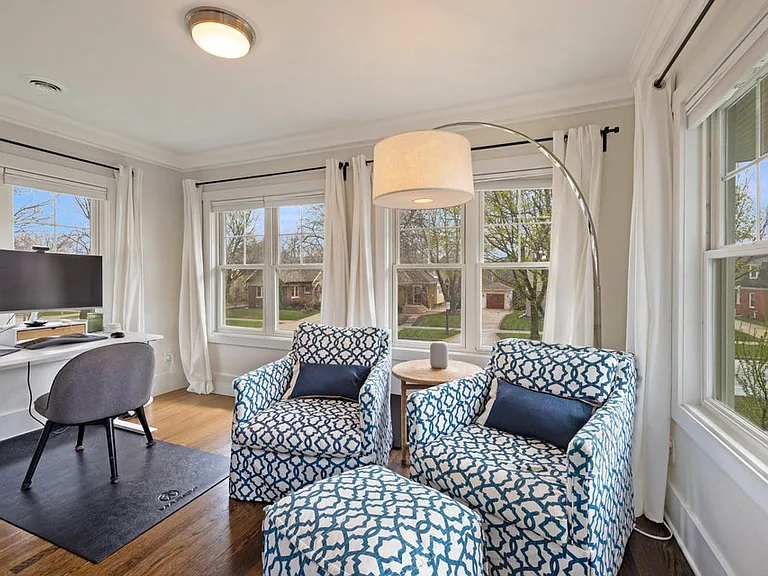 Sunroom (In Primary Suite)