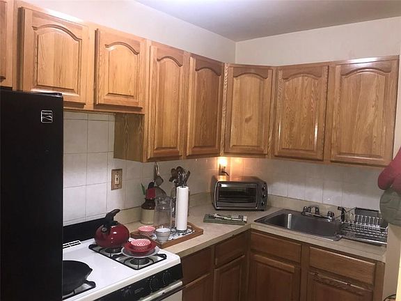 5th image of 145 Lincoln Ave APT 5A