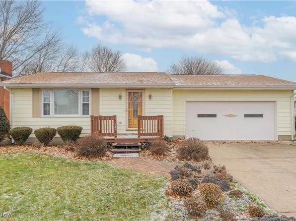 1146 4th St SE, New Philadelphia, OH 44663