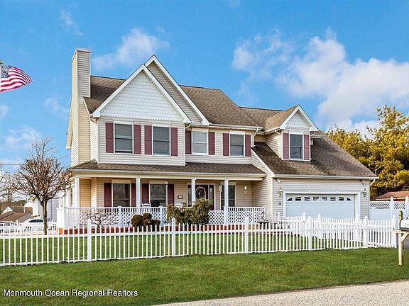 2nd image of 38 Bay Creek Ln