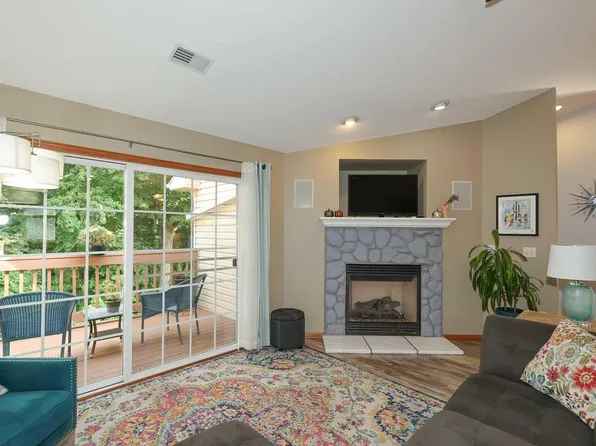 17938 West Jacobs Ridge COURT, New Berlin, WI 53146