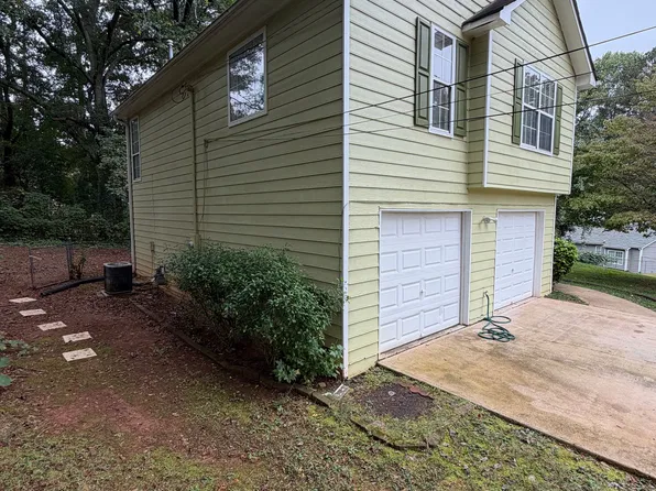 5887 Mistyview Dr, Rex, GA 30273
