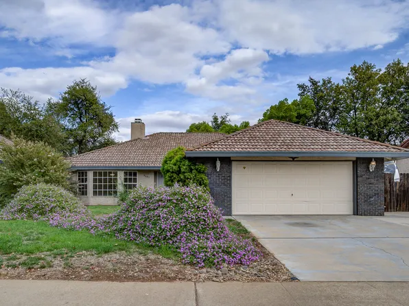 3685 Sunwood Dr, Redding, CA 96002