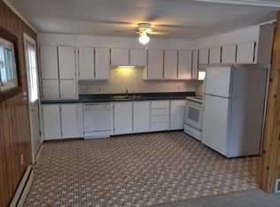 50 Lakeside Ave APT B, Webster, MA 01570