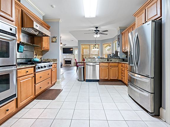 4th image of 1652 Elderberry Ln