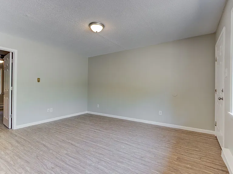 The Azalea: 1 & 2 Bedroom Apartments — Photo 6