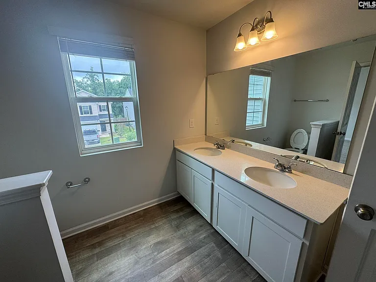 129 Kings Parish Ct — Photo 7