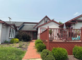304 N Broad St APT 3, Grove City, PA 16127