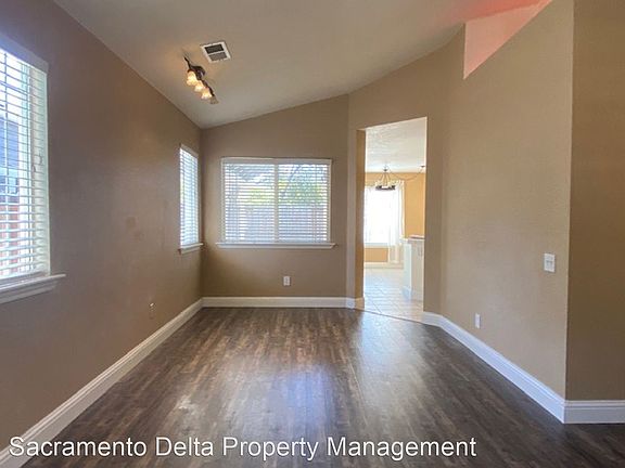 3rd image of 4942 Fan Wood Way