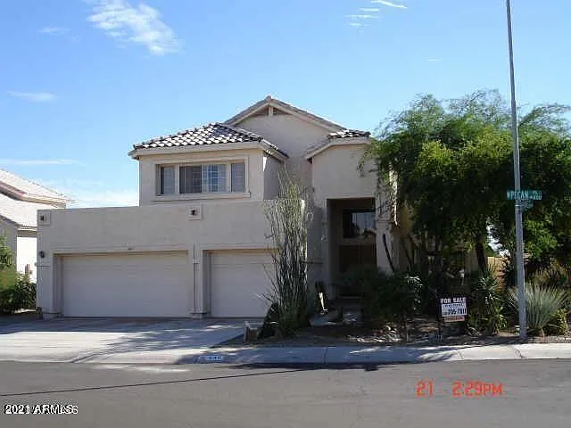 445 W Pecan Pl