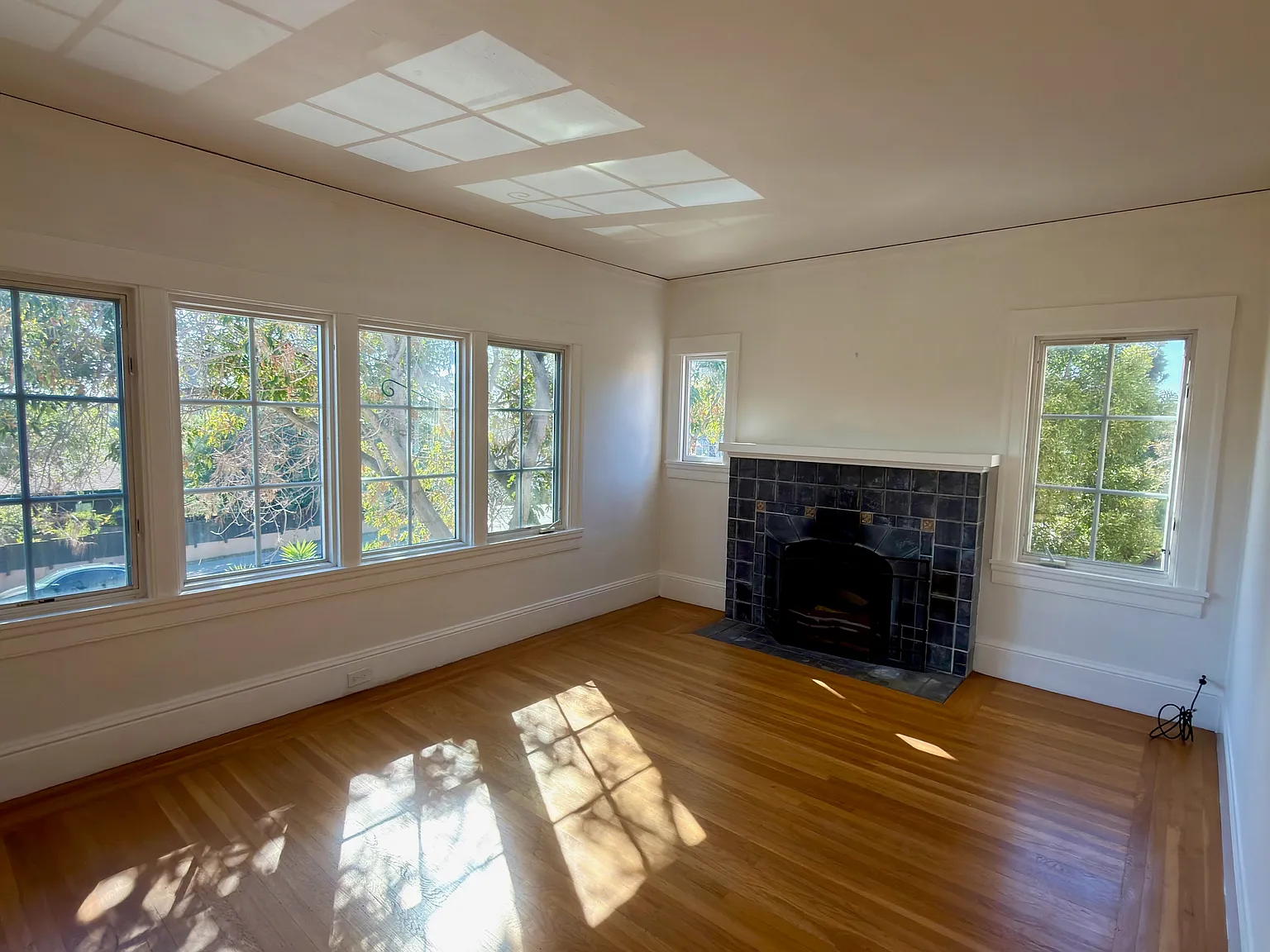 1 bed, 1100 sqft, $3,400 — Photo 2